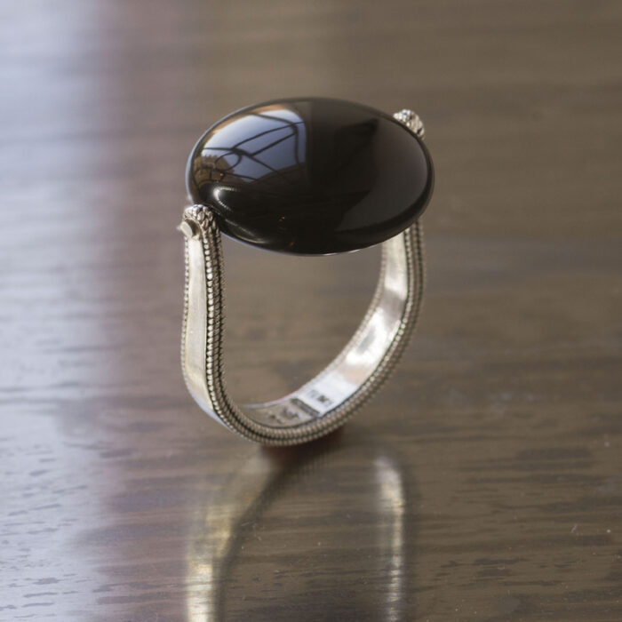 anello-pietra-nera-pedra