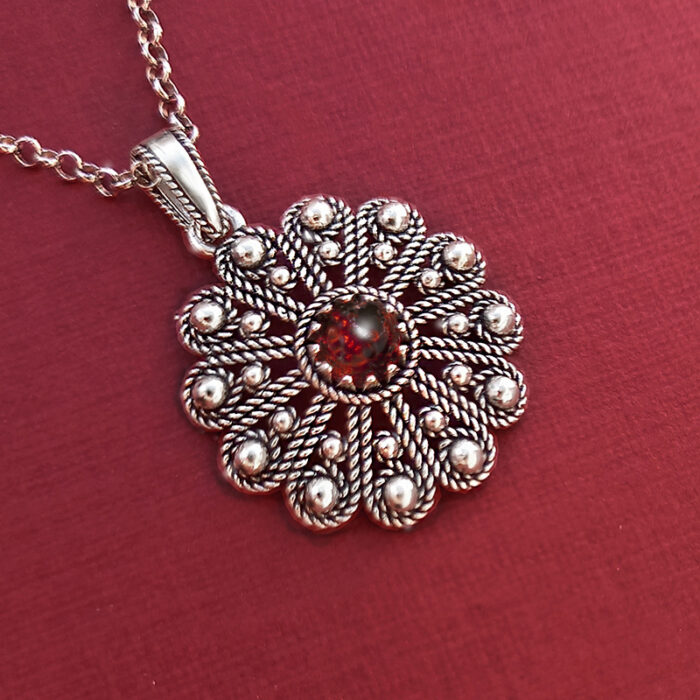 Ciondolo bottone sardo con pietra