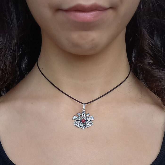 ciondolopuzones_ninnolos_indossato