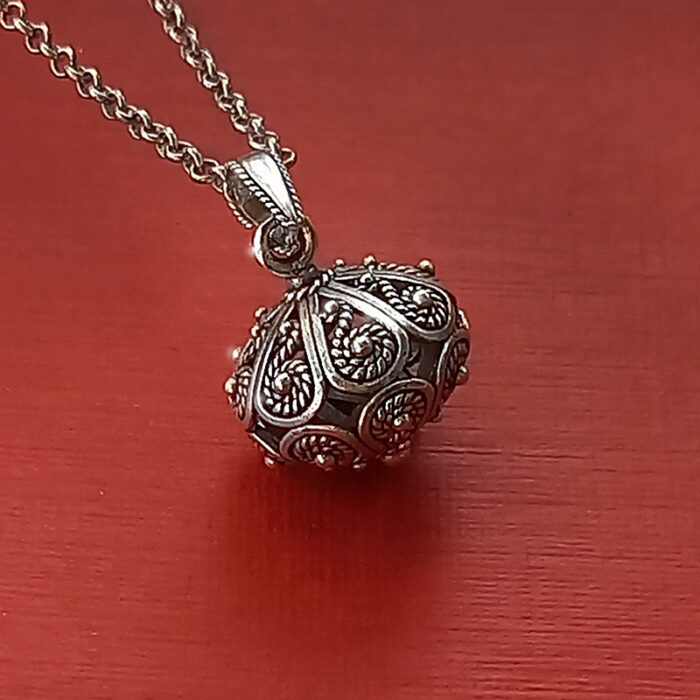 meleranu_collana_bottone